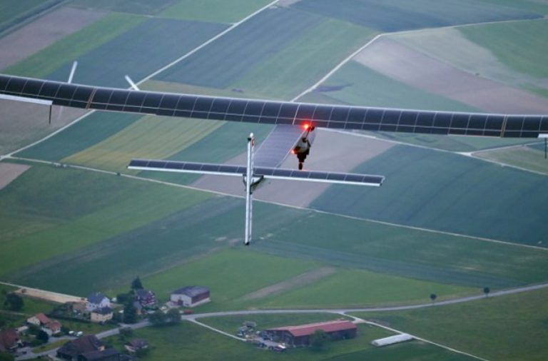 صورة للطائرة "Solar Impulse 2"